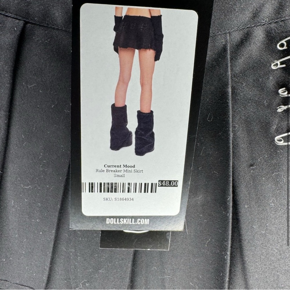 ISO Dollskill Current Mood Rule Breaker black mini skirt safety pins small / med - Picture 3 of 3